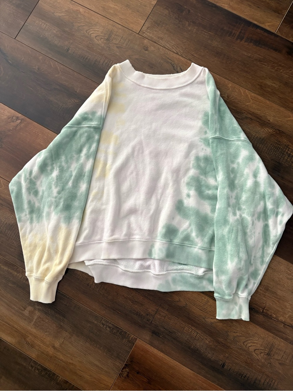 American Eagle Light Tie-Dye Crewneck Sweatshirt